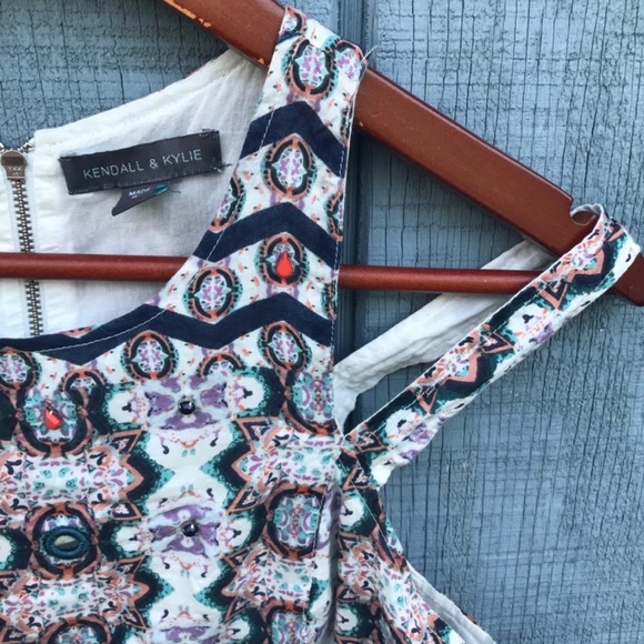 Kendall & Kylie 🌵 Embellished Boho Print Crop Top - Picture 4 of 8